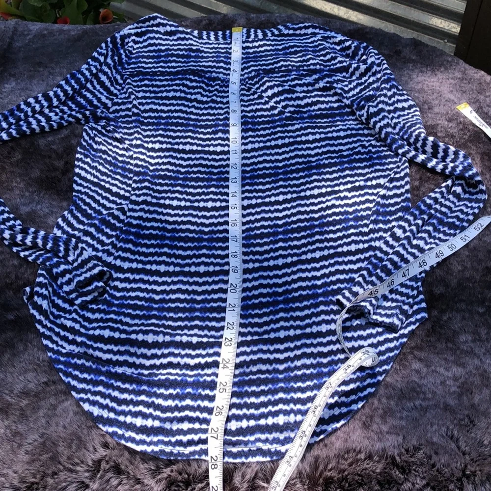 Long sleeve stretchy top by Velvet - Picture 3 of 4